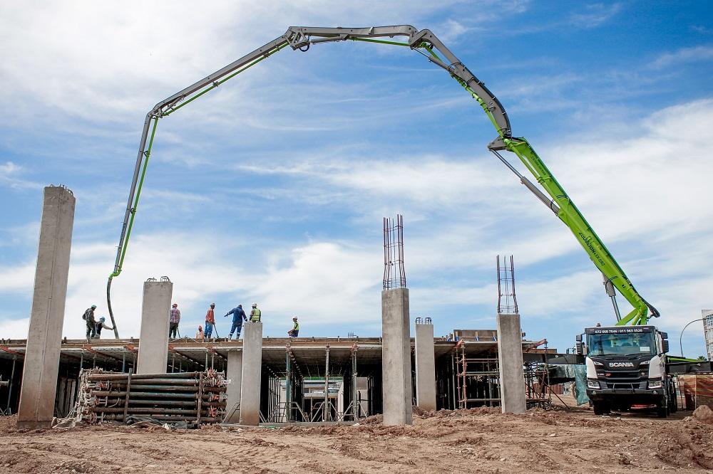 How do the functions of hydraulic systems differ across various types of construction machinery? hnt